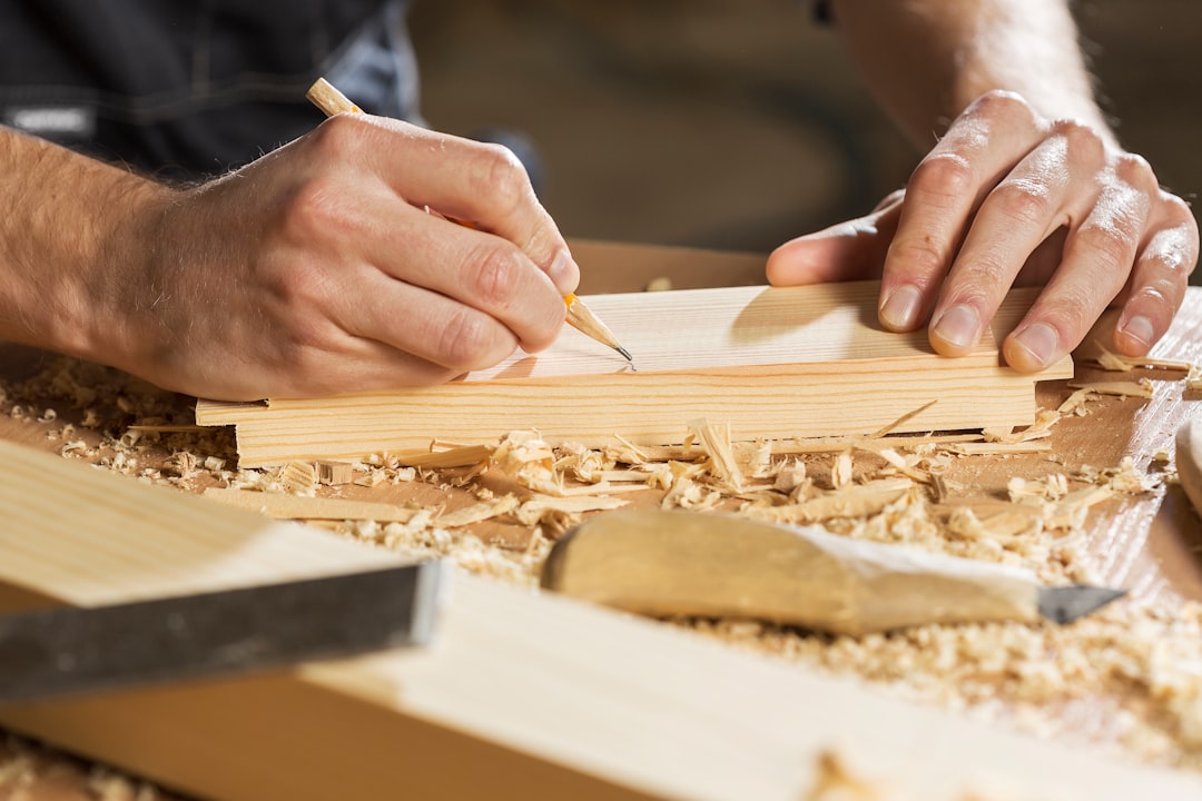 How to Choose a Carpenter or Cabinet Maker in South Africa