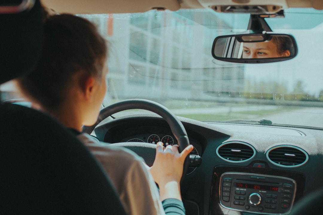 How to Choose a Driving School in South Africa