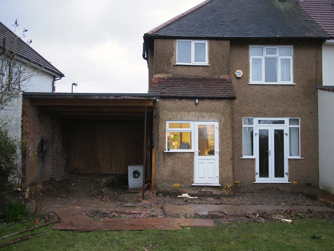 How to Spot a Dodgy Builder Before You Sign a Contract in South Africa